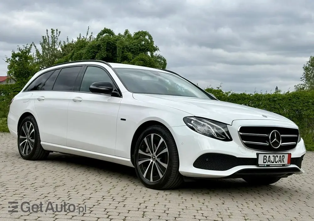 MERCEDES-BENZ Klasa E 300 de T 9G-TRONIC