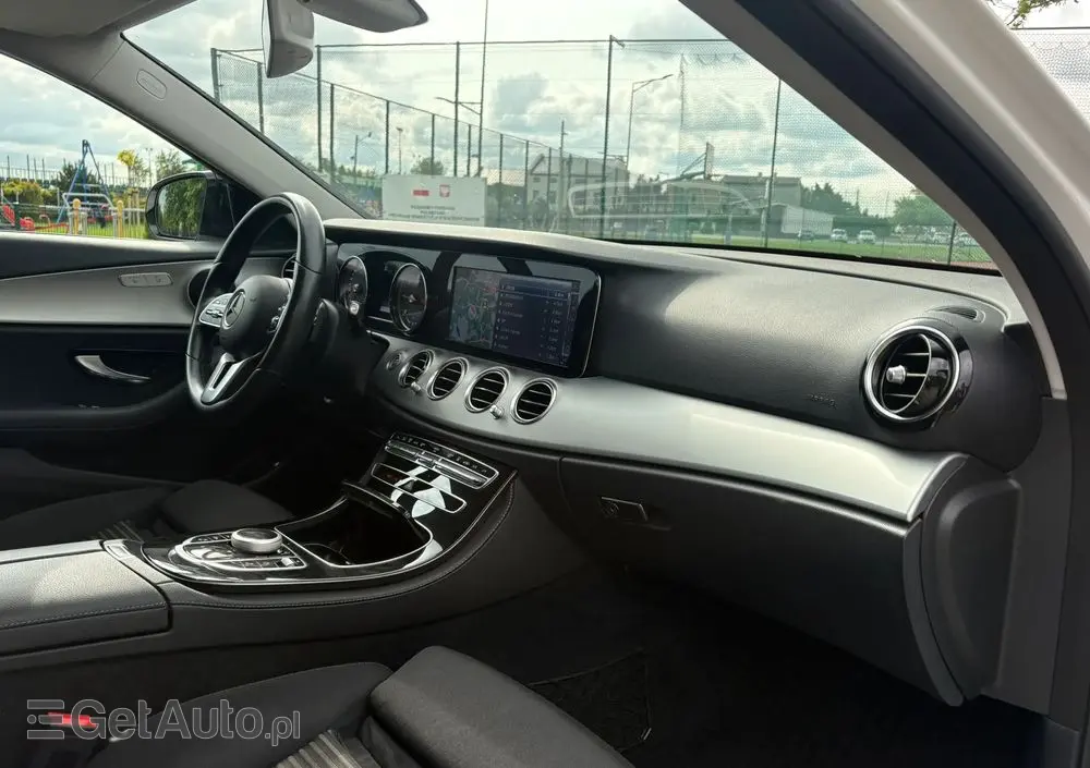 MERCEDES-BENZ Klasa E 300 de T 9G-TRONIC