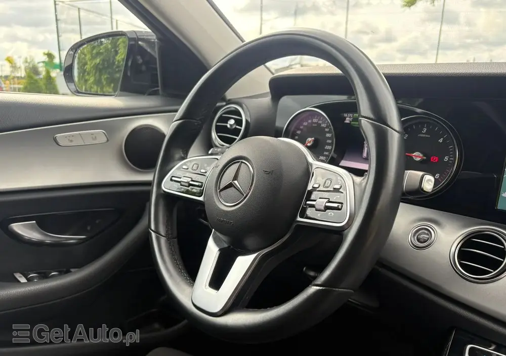 MERCEDES-BENZ Klasa E 300 de T 9G-TRONIC