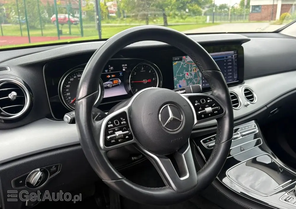MERCEDES-BENZ Klasa E 300 de T 9G-TRONIC