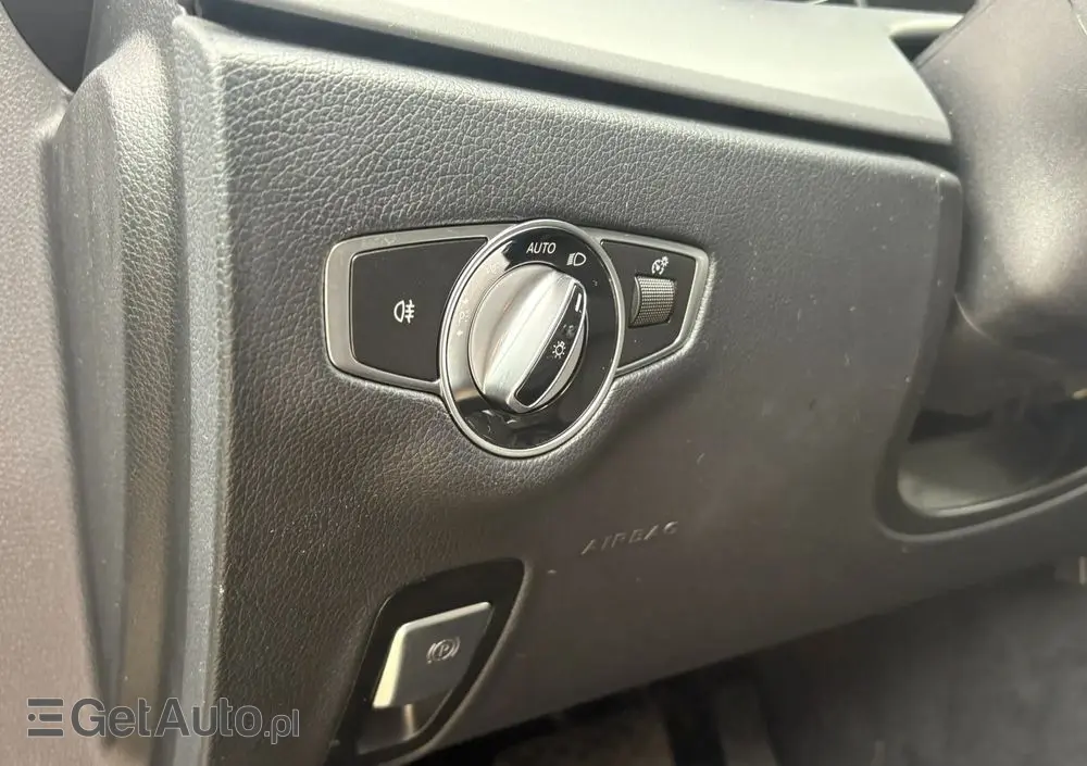 MERCEDES-BENZ Klasa E 300 de T 9G-TRONIC