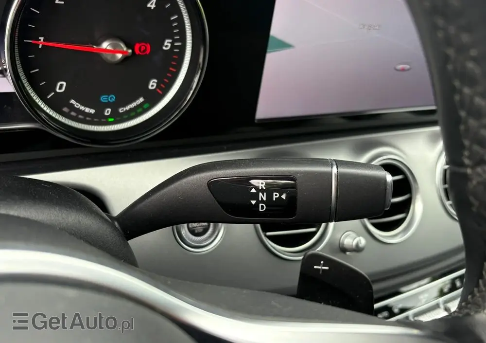 MERCEDES-BENZ Klasa E 300 de T 9G-TRONIC