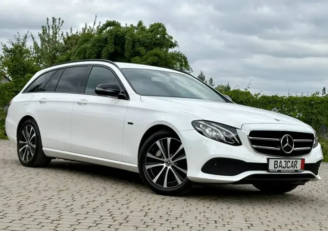 MERCEDES-BENZ Klasa E 300 de T 9G-TRONIC