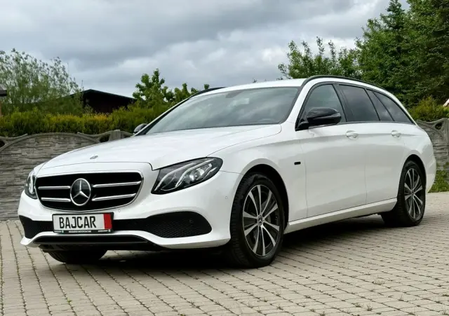 MERCEDES-BENZ Klasa E 300 de T 9G-TRONIC
