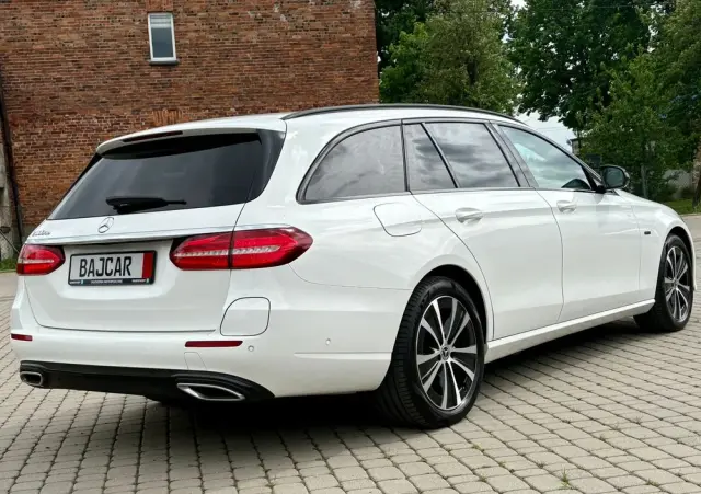 MERCEDES-BENZ Klasa E 300 de T 9G-TRONIC