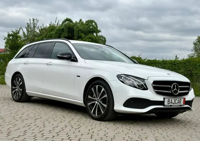 MERCEDES-BENZ Klasa E 300 de T 9G-TRONIC