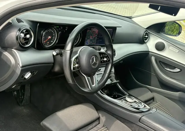 MERCEDES-BENZ Klasa E 300 de T 9G-TRONIC