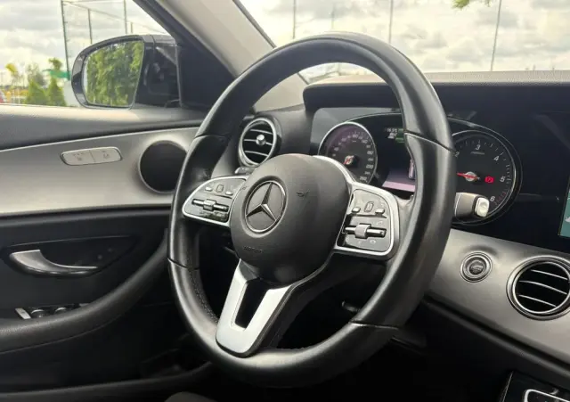 MERCEDES-BENZ Klasa E 300 de T 9G-TRONIC