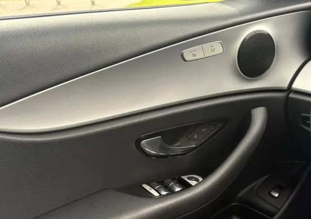 MERCEDES-BENZ Klasa E 300 de T 9G-TRONIC