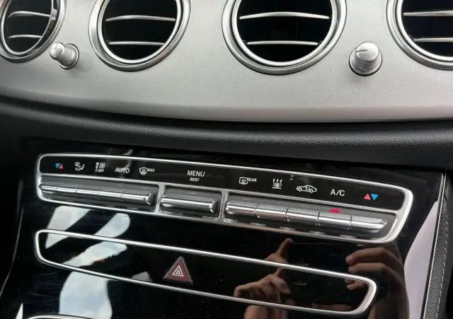 MERCEDES-BENZ Klasa E 300 de T 9G-TRONIC