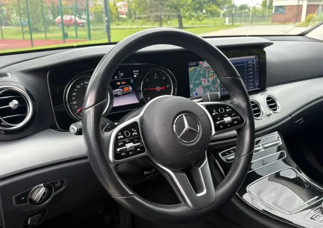 MERCEDES-BENZ Klasa E 300 de T 9G-TRONIC