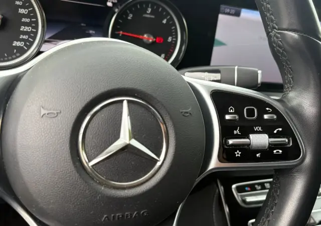 MERCEDES-BENZ Klasa E 300 de T 9G-TRONIC