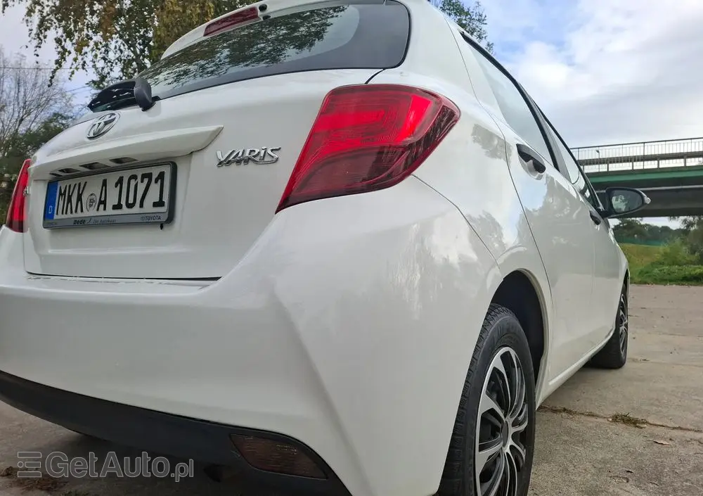 TOYOTA Yaris 