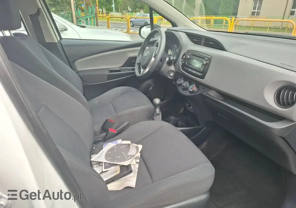 TOYOTA Yaris 