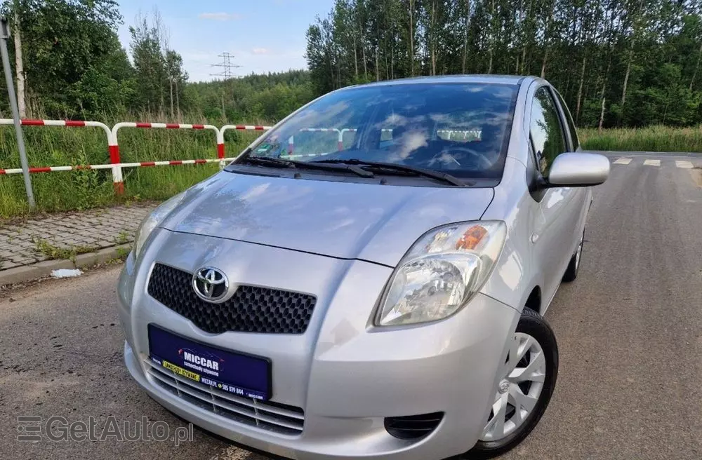 TOYOTA Yaris 1.3 VVT-i Sol