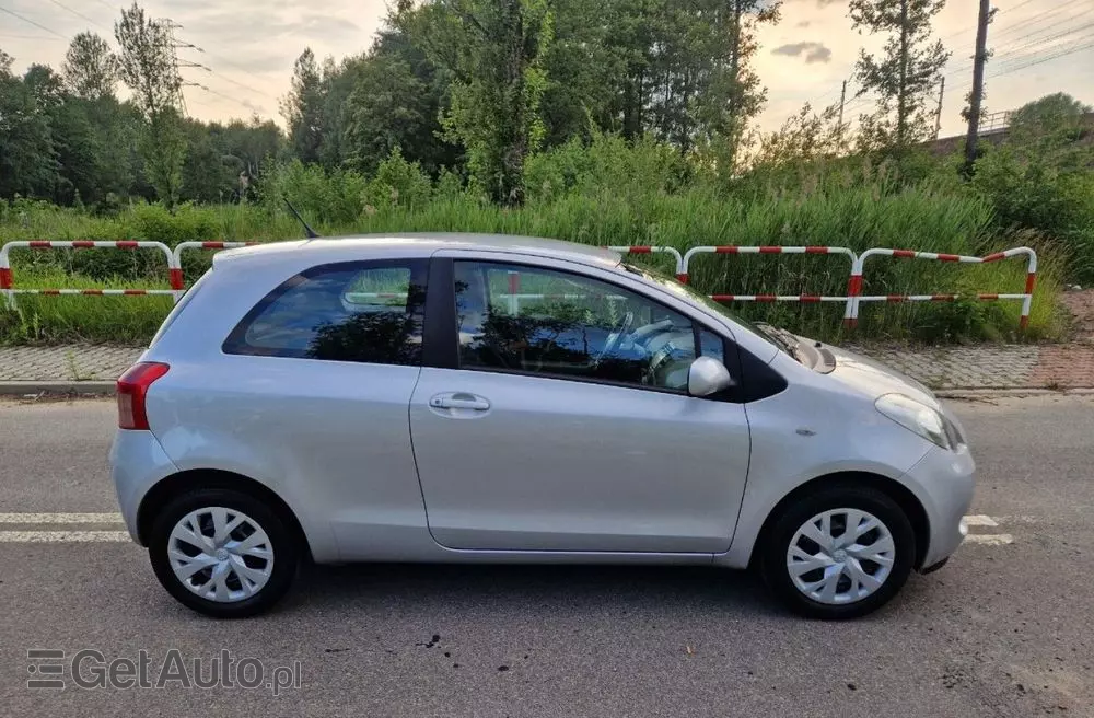TOYOTA Yaris 1.3 VVT-i Sol