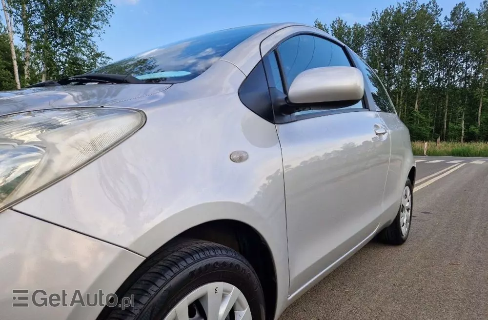 TOYOTA Yaris 1.3 VVT-i Sol