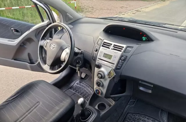 TOYOTA Yaris 1.3 VVT-i Sol