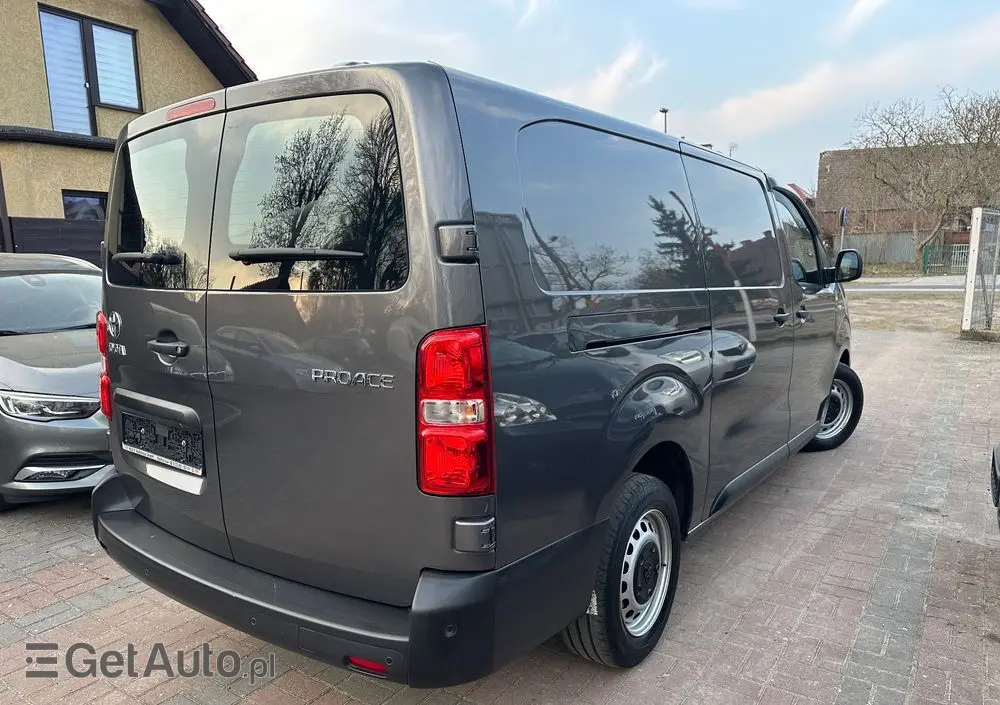 TOYOTA Proace 