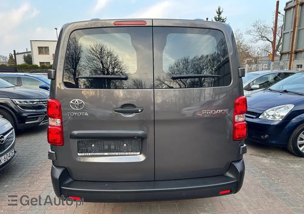 TOYOTA Proace 