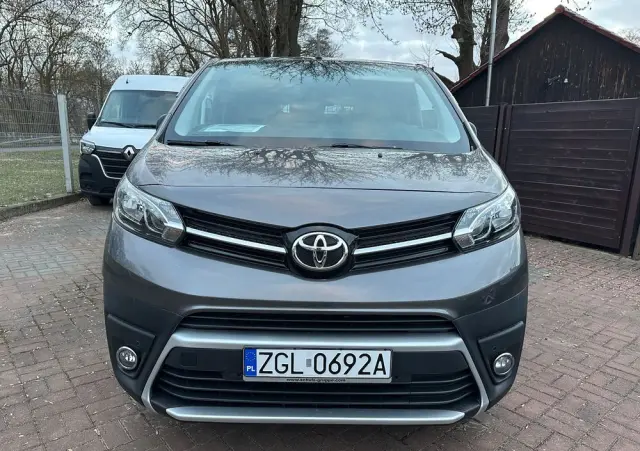 TOYOTA Proace 