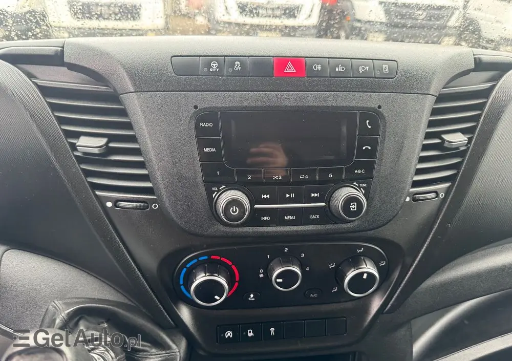 IVECO DAILY 35S14 35C18 50C15 50C17 35C14 35C15 35C17 35C18 70C17 72C15 70C18 KONTENER MEBLOWY MEBLOWÓZ 