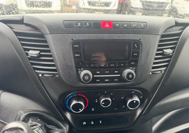 IVECO DAILY 35S14 35C18 50C15 50C17 35C14 35C15 35C17 35C18 70C17 72C15 70C18 KONTENER MEBLOWY MEBLOWÓZ 