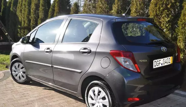 TOYOTA Yaris 1.33 Dual VVT-i (99 KM)