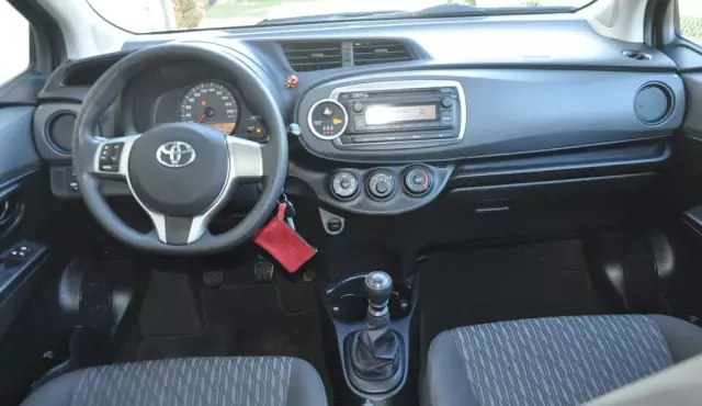 TOYOTA Yaris 1.33 Dual VVT-i (99 KM)