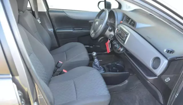 TOYOTA Yaris 1.33 Dual VVT-i (99 KM)