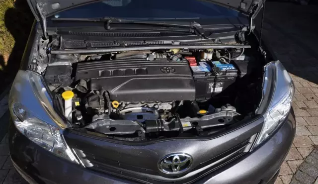 TOYOTA Yaris 1.33 Dual VVT-i (99 KM)