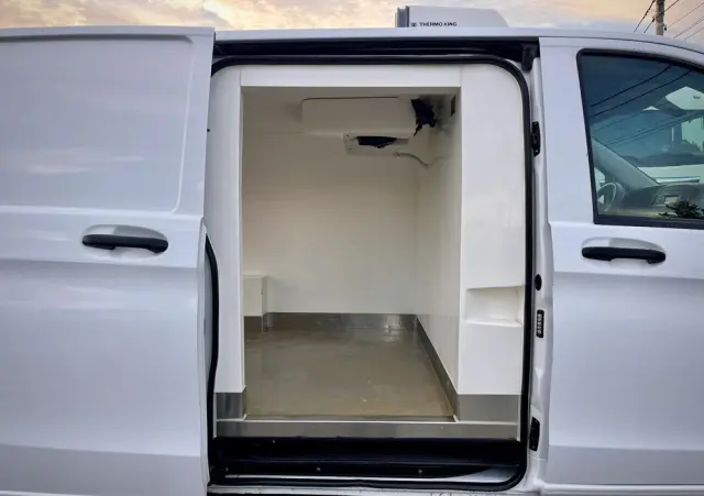 MERCEDES-BENZ VITO LONG CHŁODNIA / THERMO KING / SALON POLSKA / FV23% 