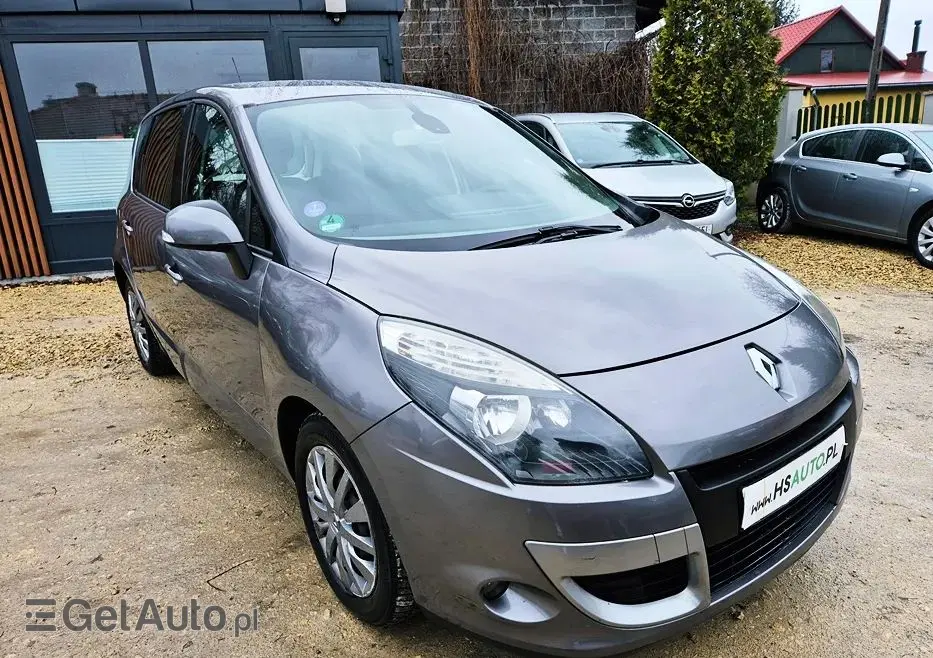 RENAULT Scenic 1.6 16V 110 TomTom Edition