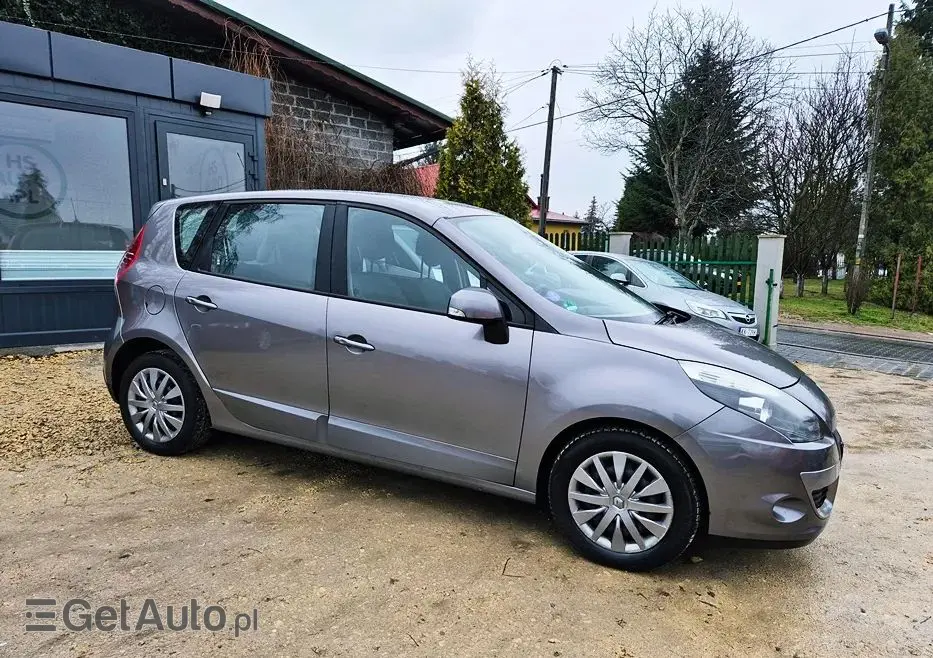 RENAULT Scenic 1.6 16V 110 TomTom Edition