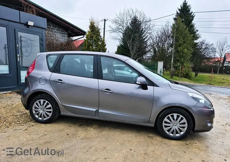 RENAULT Scenic 1.6 16V 110 TomTom Edition