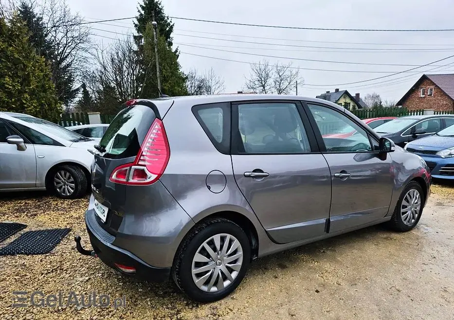 RENAULT Scenic 1.6 16V 110 TomTom Edition