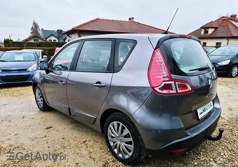 RENAULT Scenic 1.6 16V 110 TomTom Edition