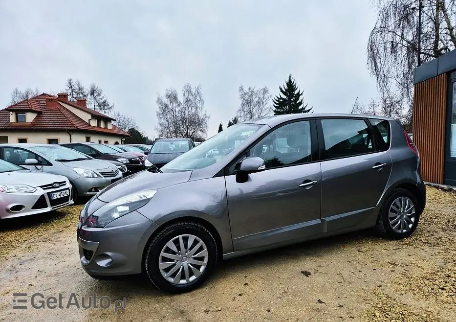 RENAULT Scenic 1.6 16V 110 TomTom Edition