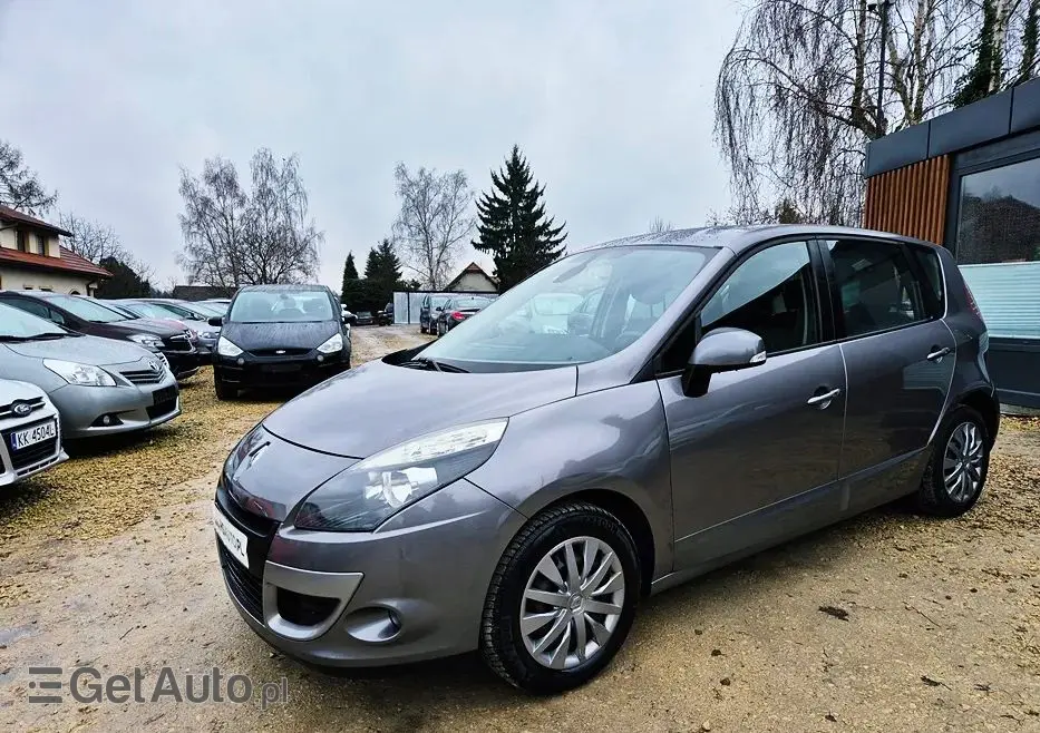 RENAULT Scenic 1.6 16V 110 TomTom Edition