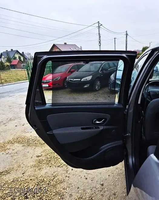 RENAULT Scenic 1.6 16V 110 TomTom Edition