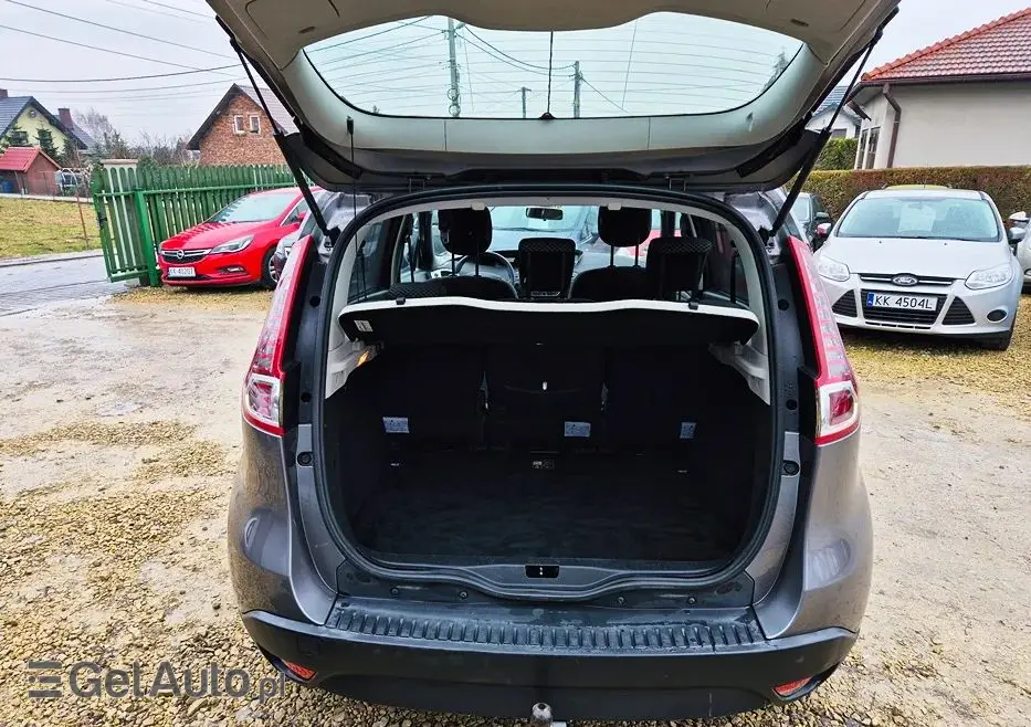 RENAULT Scenic 1.6 16V 110 TomTom Edition