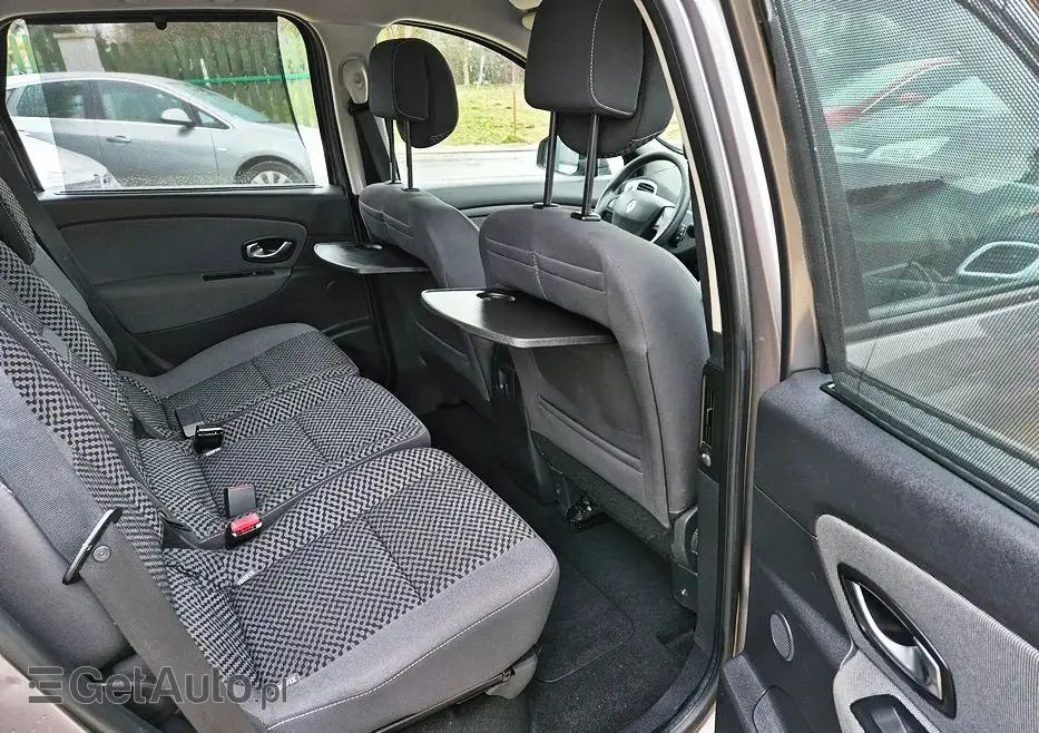 RENAULT Scenic 1.6 16V 110 TomTom Edition