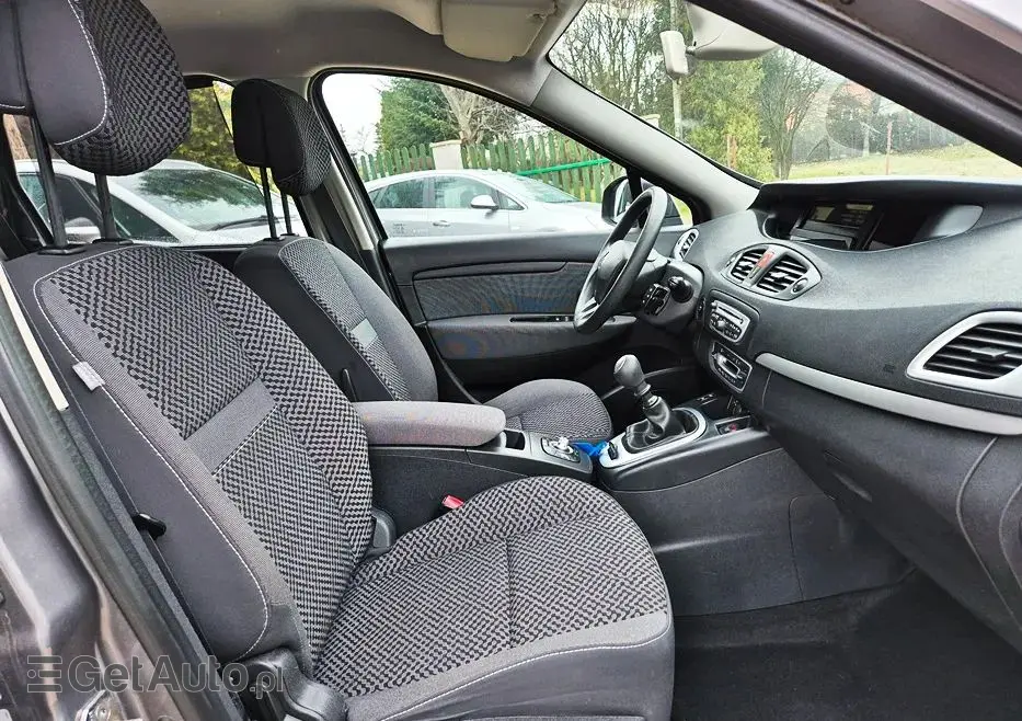 RENAULT Scenic 1.6 16V 110 TomTom Edition