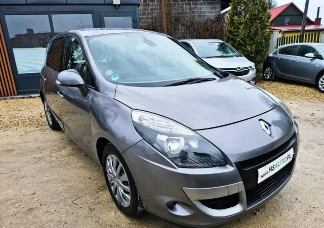 RENAULT Scenic 1.6 16V 110 TomTom Edition