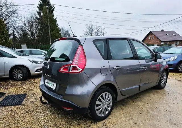 RENAULT Scenic 1.6 16V 110 TomTom Edition