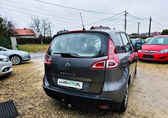 RENAULT Scenic 1.6 16V 110 TomTom Edition