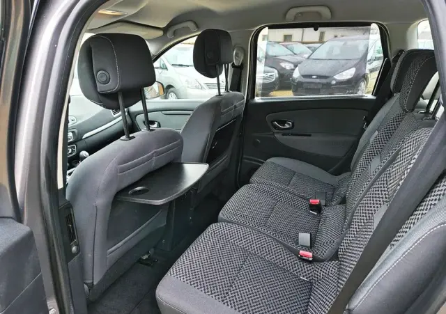 RENAULT Scenic 1.6 16V 110 TomTom Edition