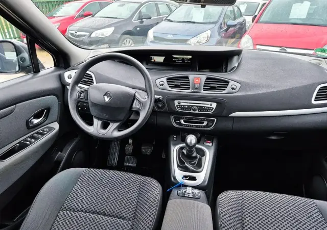 RENAULT Scenic 1.6 16V 110 TomTom Edition