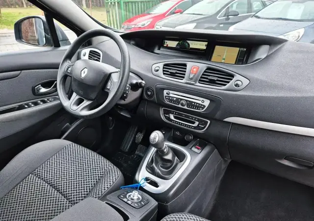 RENAULT Scenic 1.6 16V 110 TomTom Edition