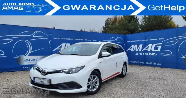 TOYOTA Auris 